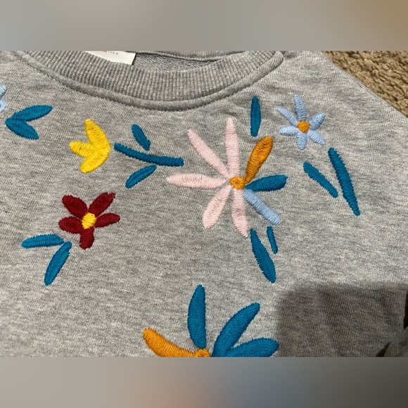 Hanna Andersson Easy Art Sweatshirt Girls Sz 130Cm US 8 Gray Embroidered Floral - Picture 3 of 8